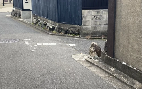 Re: いけず石 by anonymous